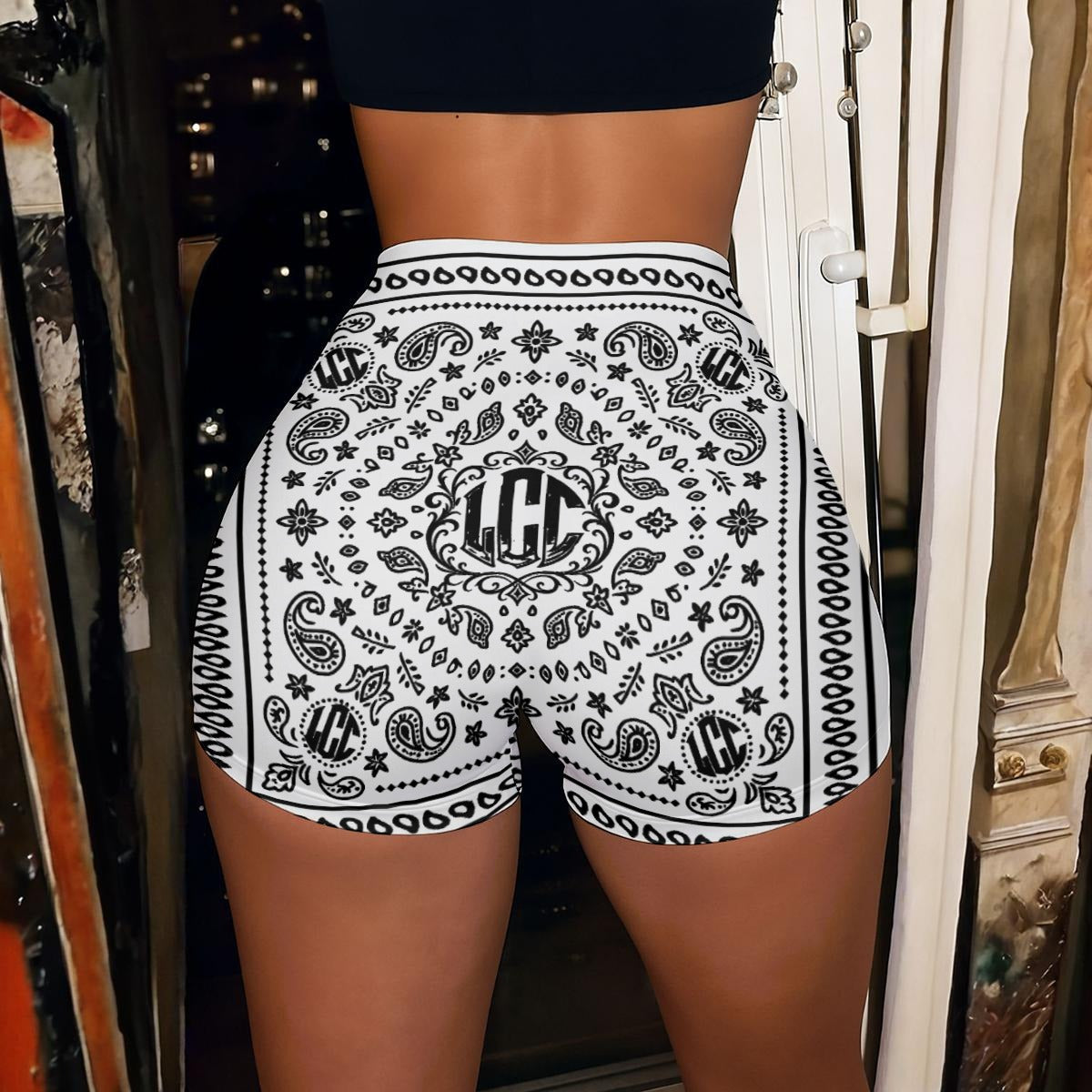 BANDANA WAVE WHT Women’s High-Stretch Shorts
